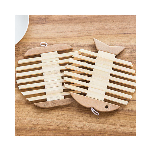 2 Pcs Bamboo Tablemat Fish And Apple Shape Heat Resistant Insulation Pad Placemat Pot Coaster